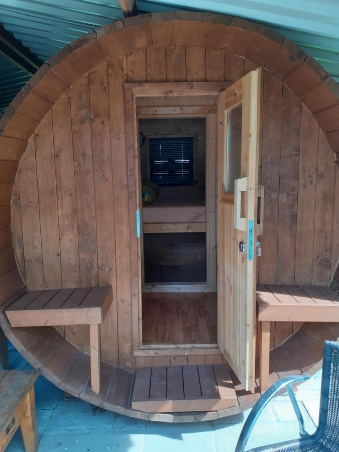 Wijndomein De Vier Ambachten -Overnachten In De Wijngaard Simonshaven Exterior photo